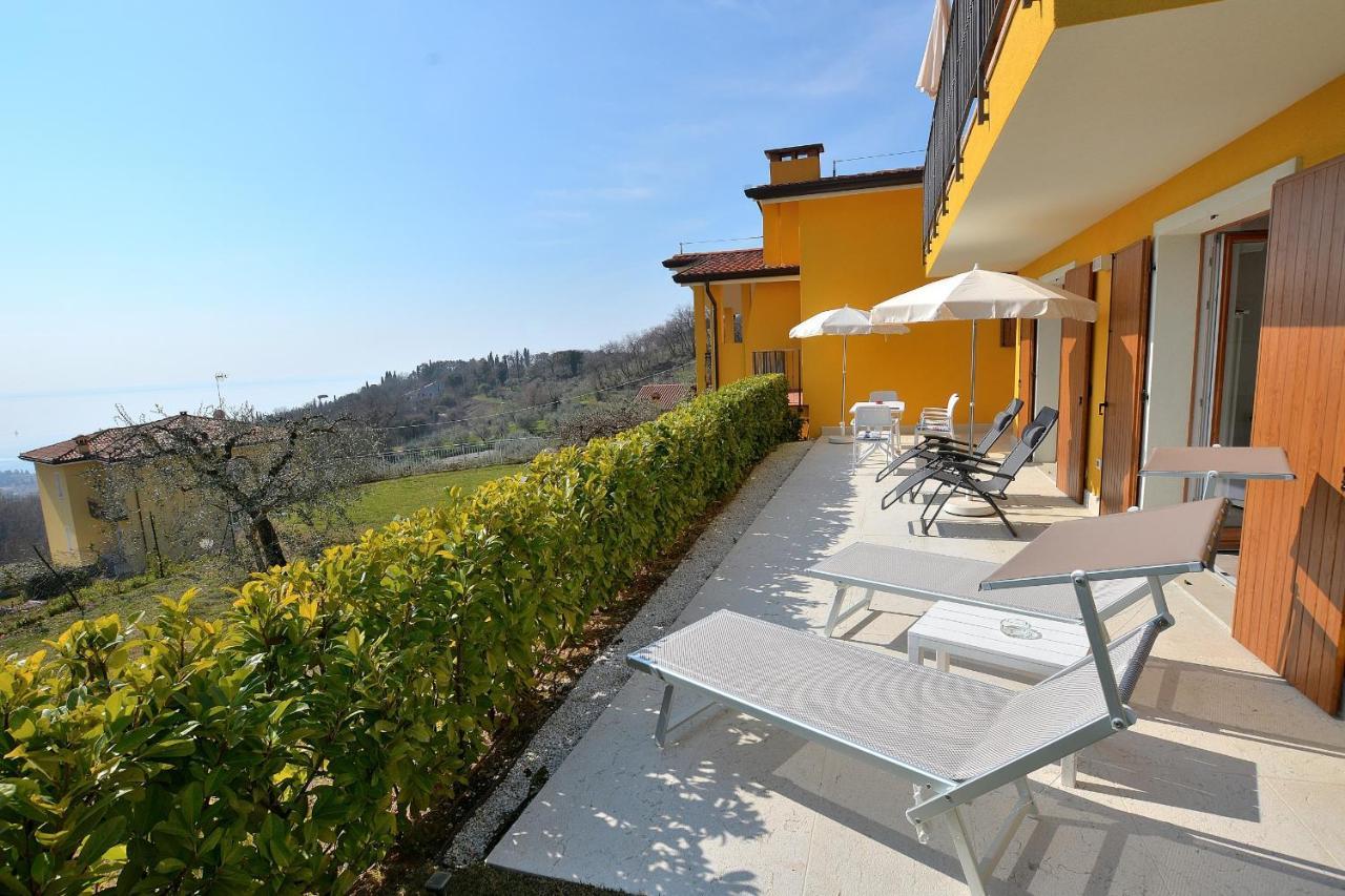 Red Apartment In Marciaga Di Costermano Exterior photo